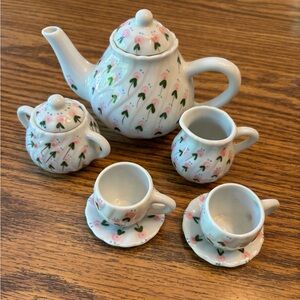 Mini ceramic tea set